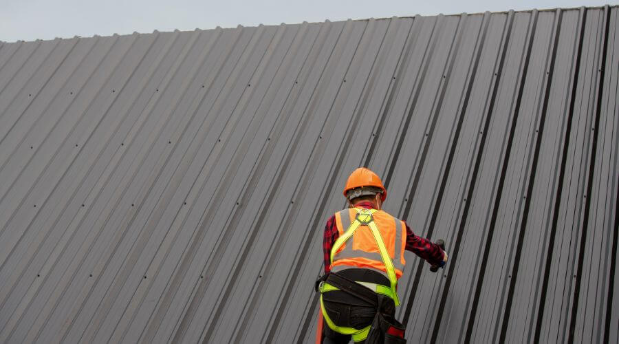 Professional residential roofers in Russell, IL